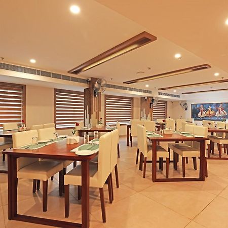 Krishnavalsam Regency Hotel Guruvayur Bagian luar foto