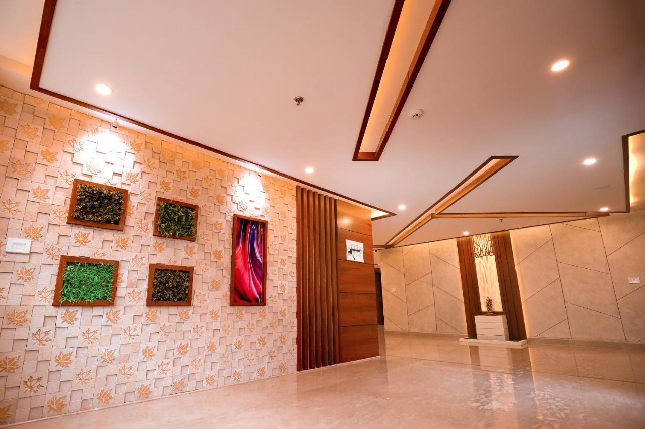 Krishnavalsam Regency Hotel Guruvayur Bagian luar foto
