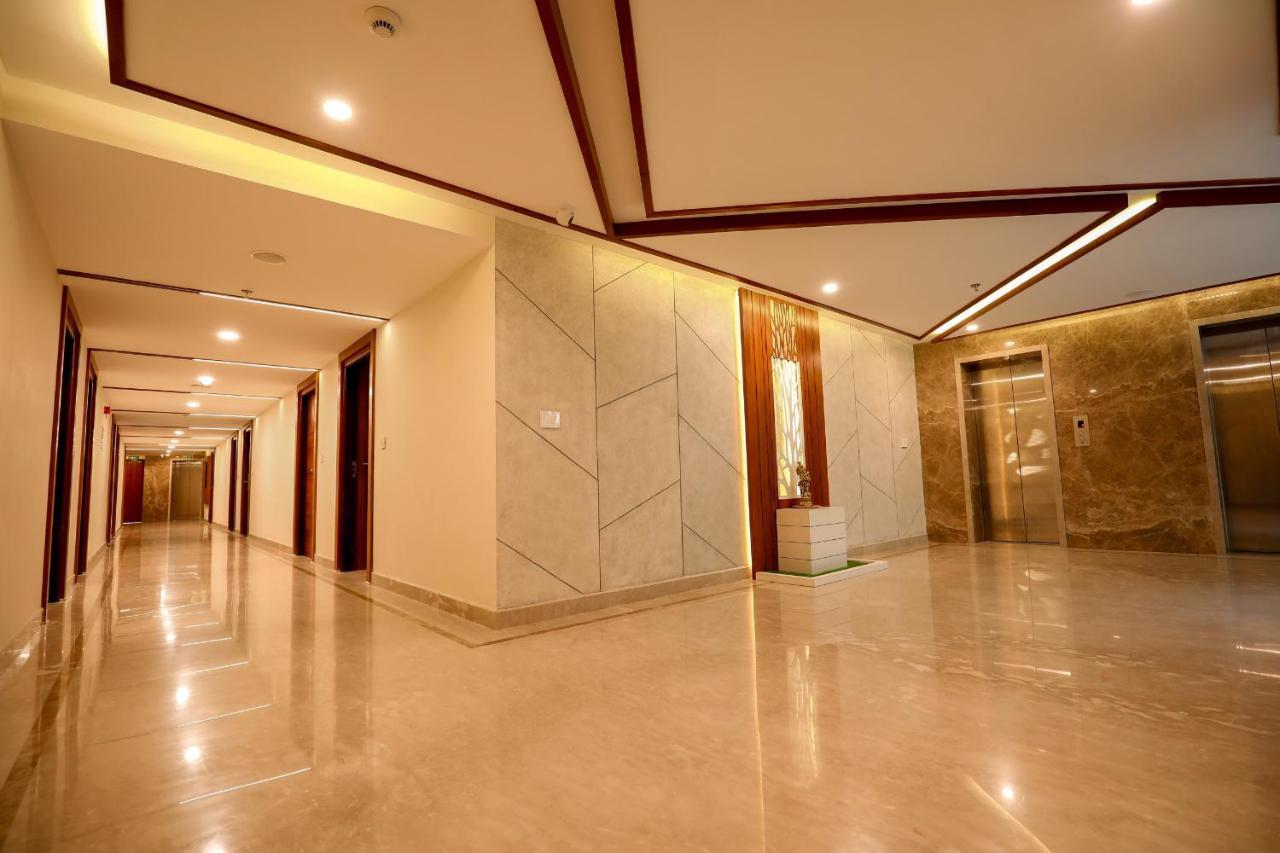 Krishnavalsam Regency Hotel Guruvayur Bagian luar foto