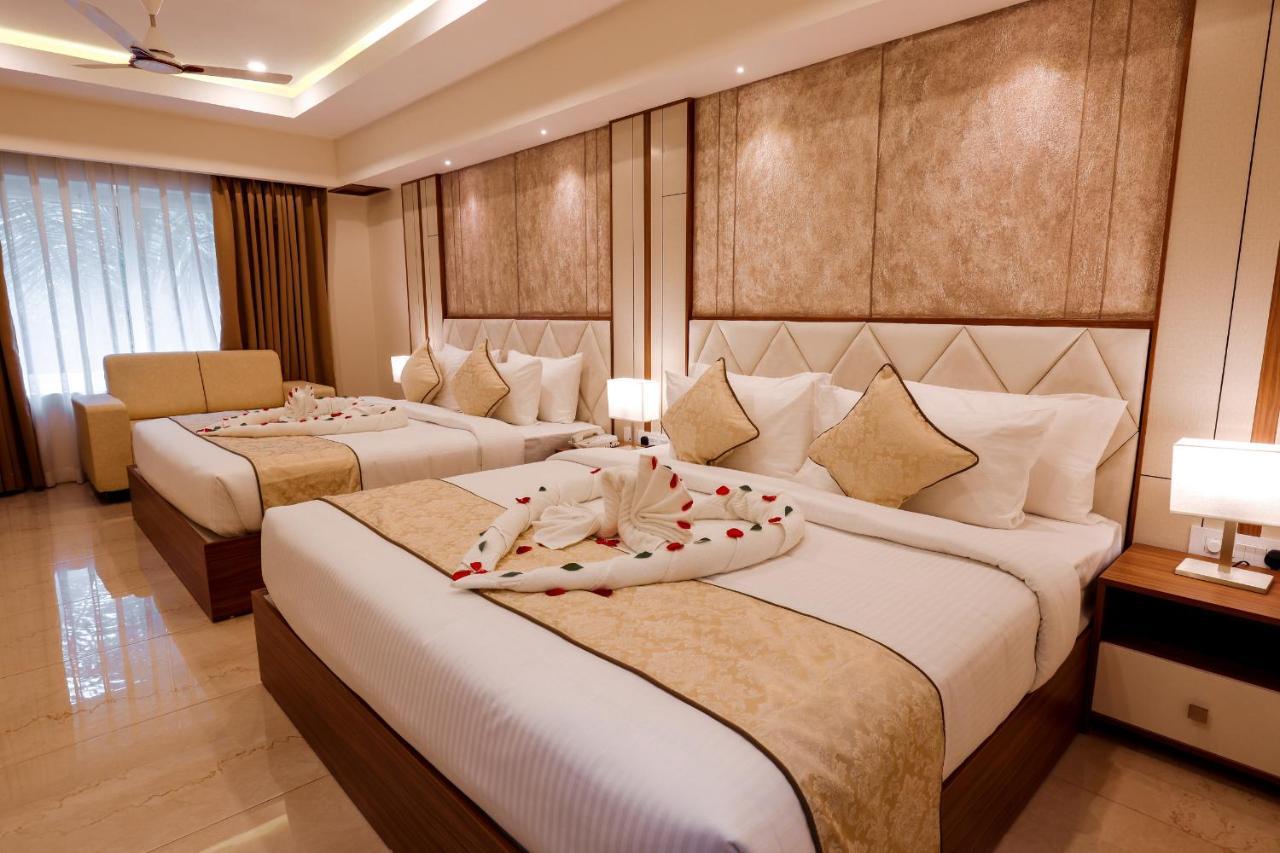 Krishnavalsam Regency Hotel Guruvayur Bagian luar foto