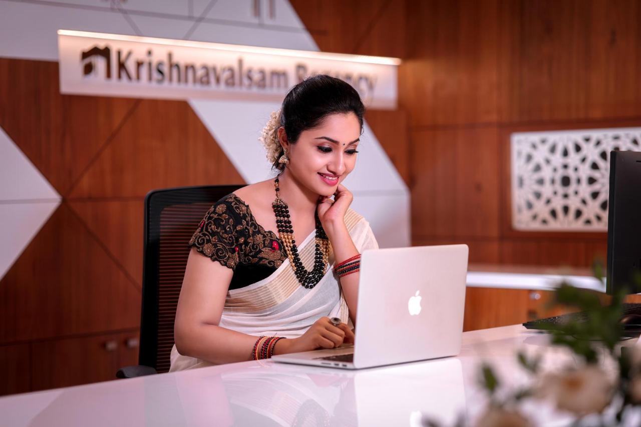 Krishnavalsam Regency Hotel Guruvayur Bagian luar foto