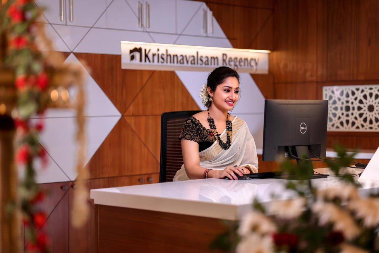 Krishnavalsam Regency Hotel Guruvayur Bagian luar foto
