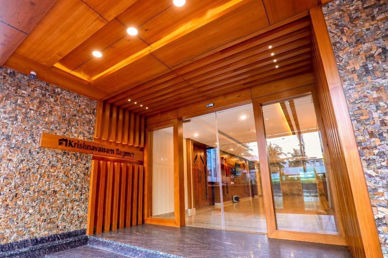 Krishnavalsam Regency Hotel Guruvayur Bagian luar foto