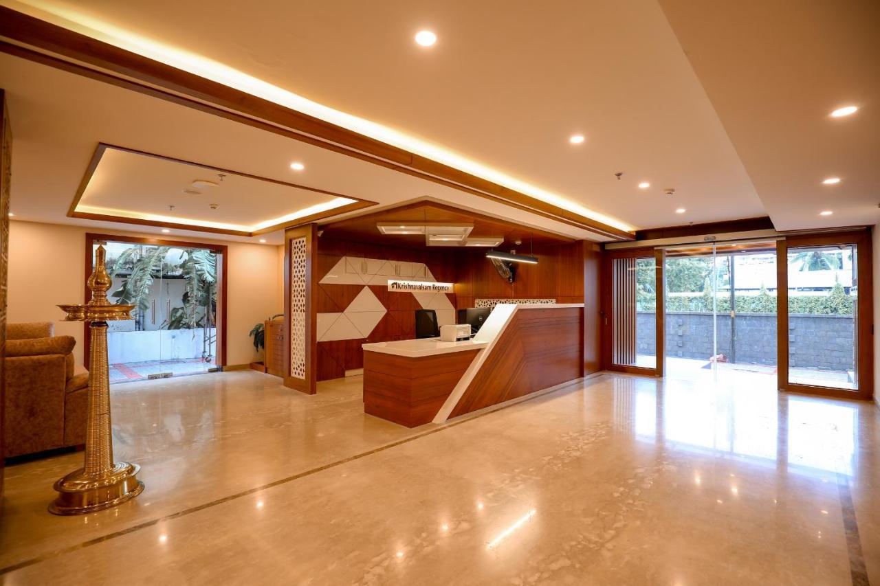 Krishnavalsam Regency Hotel Guruvayur Bagian luar foto
