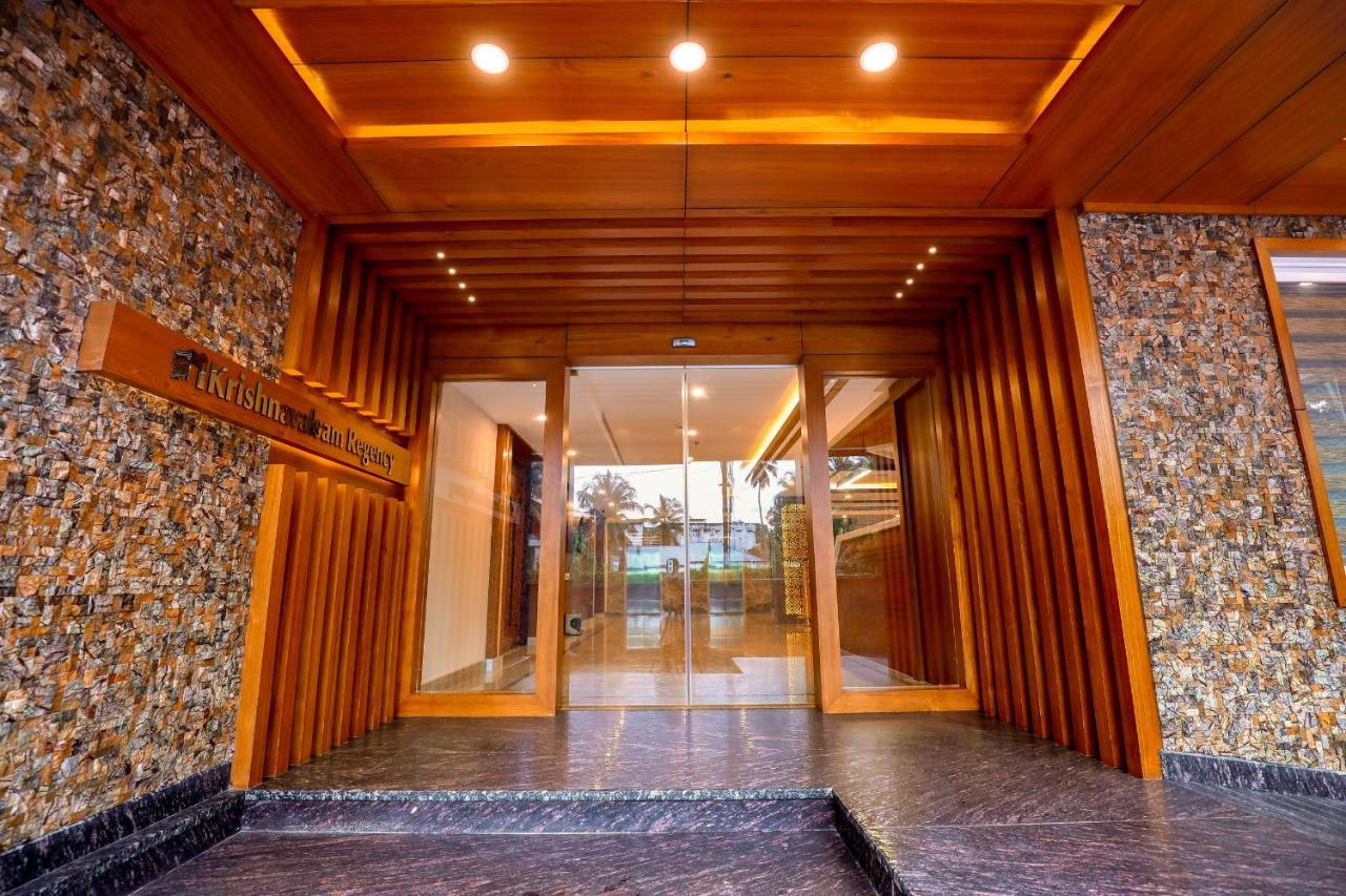 Krishnavalsam Regency Hotel Guruvayur Bagian luar foto