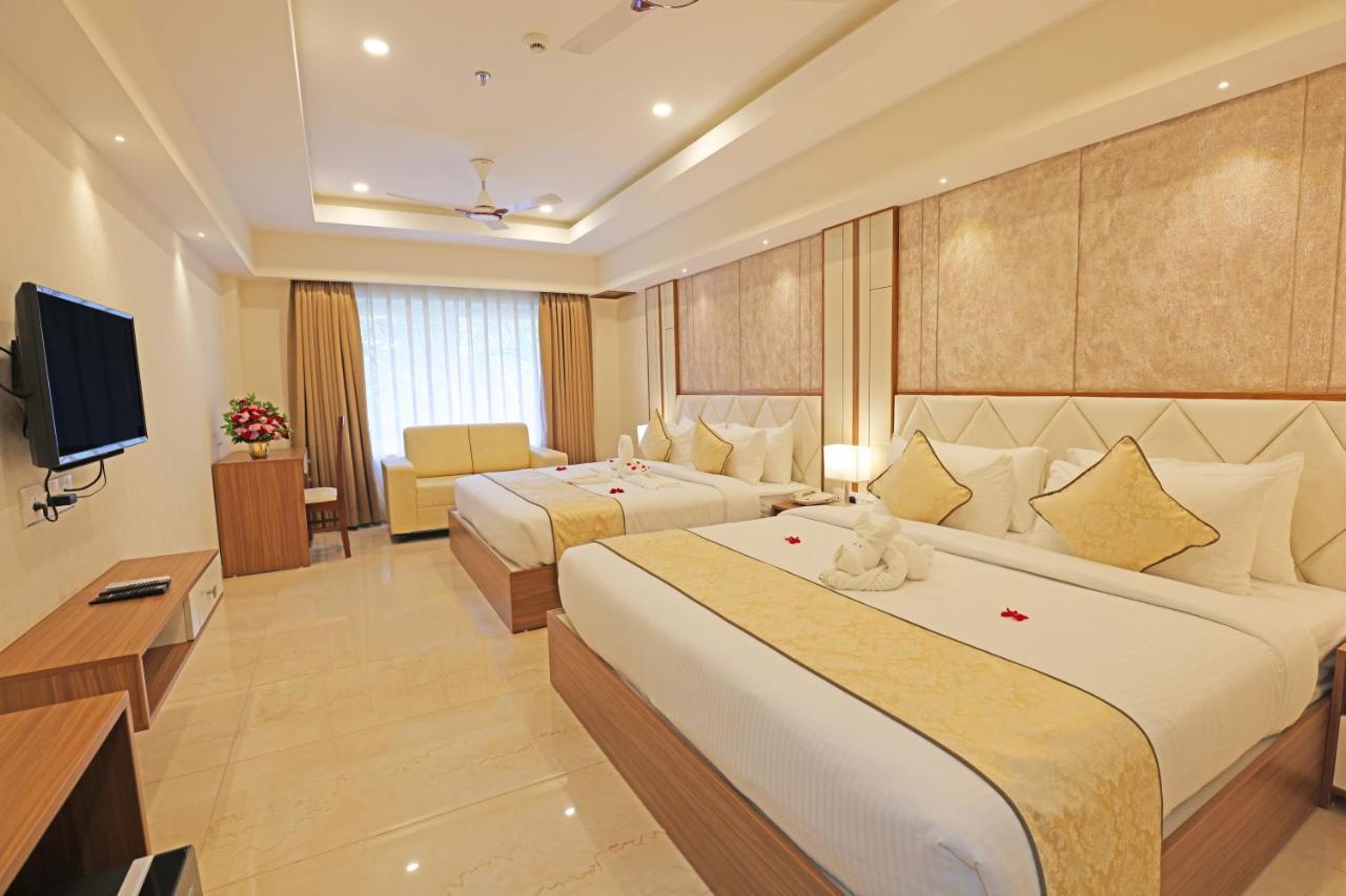 Krishnavalsam Regency Hotel Guruvayur Bagian luar foto
