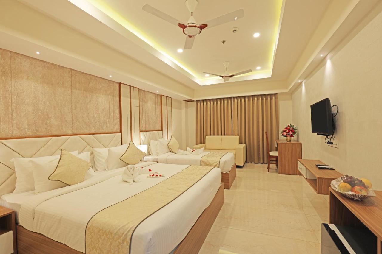 Krishnavalsam Regency Hotel Guruvayur Bagian luar foto