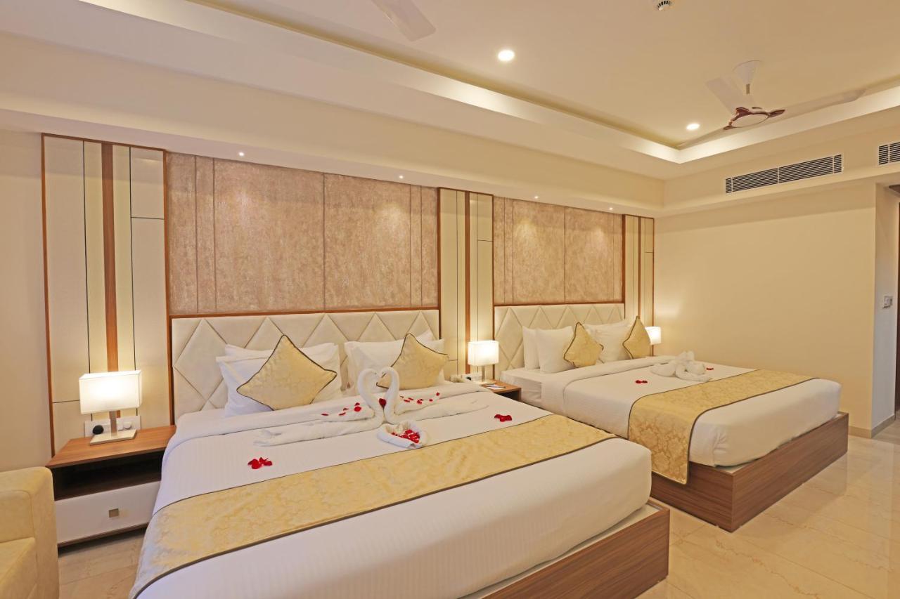 Krishnavalsam Regency Hotel Guruvayur Bagian luar foto