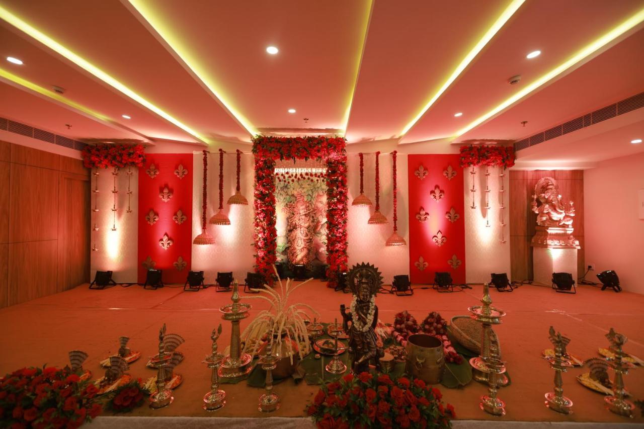 Krishnavalsam Regency Hotel Guruvayur Bagian luar foto